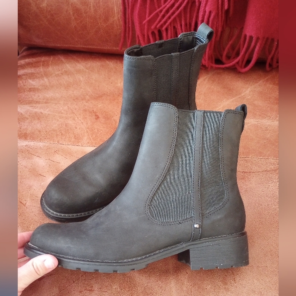 Clarks Leather Chelsea Black Ankle Boots